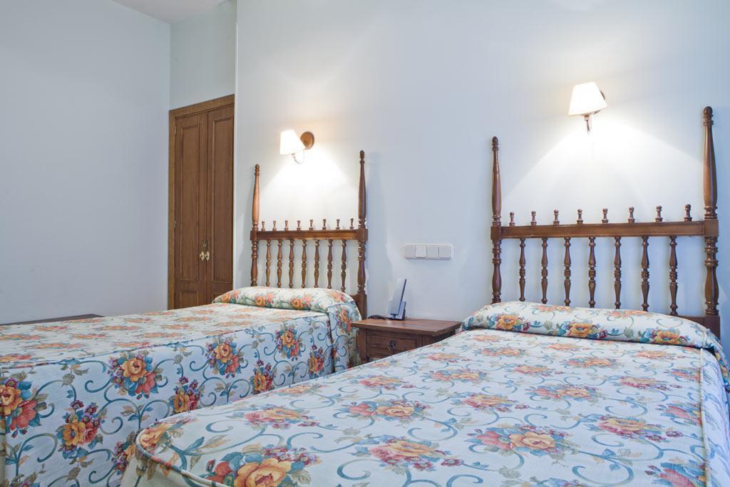 Hotel Rey Nino Авіла Екстер'єр фото