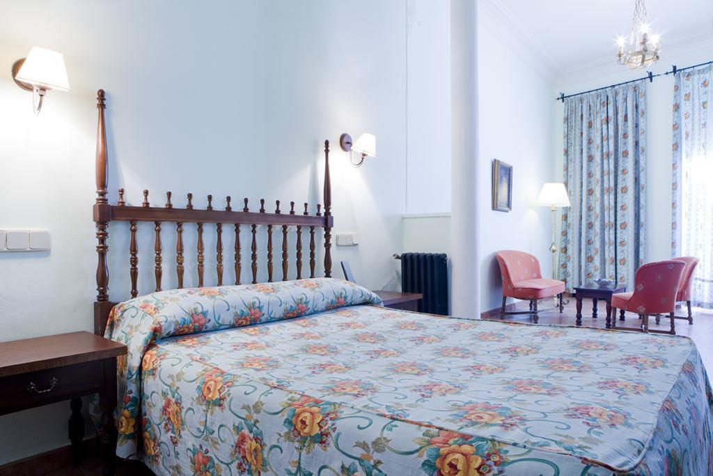Hotel Rey Nino Авіла Екстер'єр фото