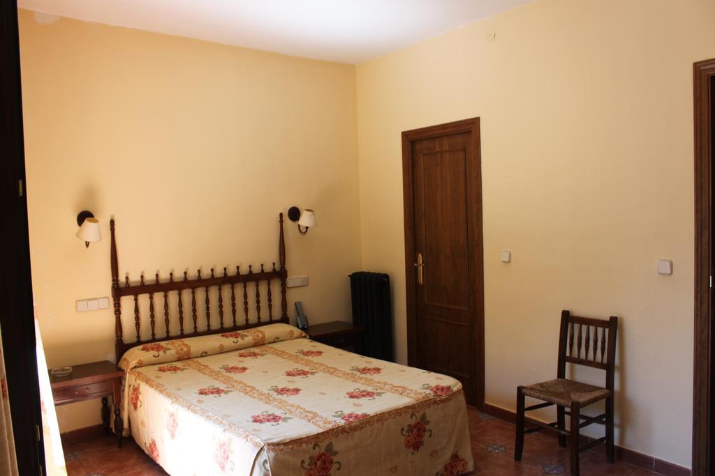 Hotel Rey Nino Авіла Екстер'єр фото