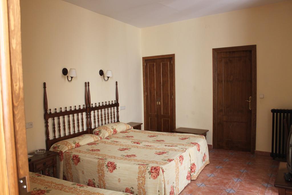 Hotel Rey Nino Авіла Екстер'єр фото
